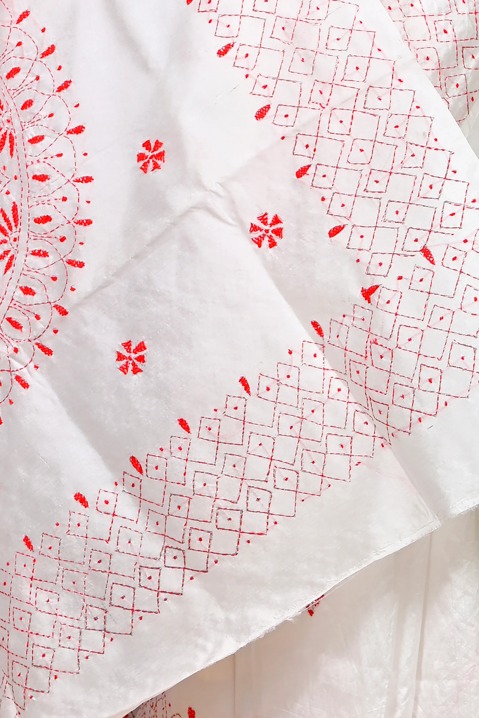 White Cotton Blended Soumika Kantha Stitch Saree (591)